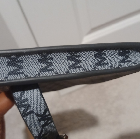 Michael Kors belt bag - Picture 6 of 6